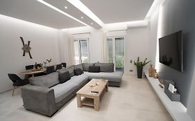 Luxury Apartment In Lamia